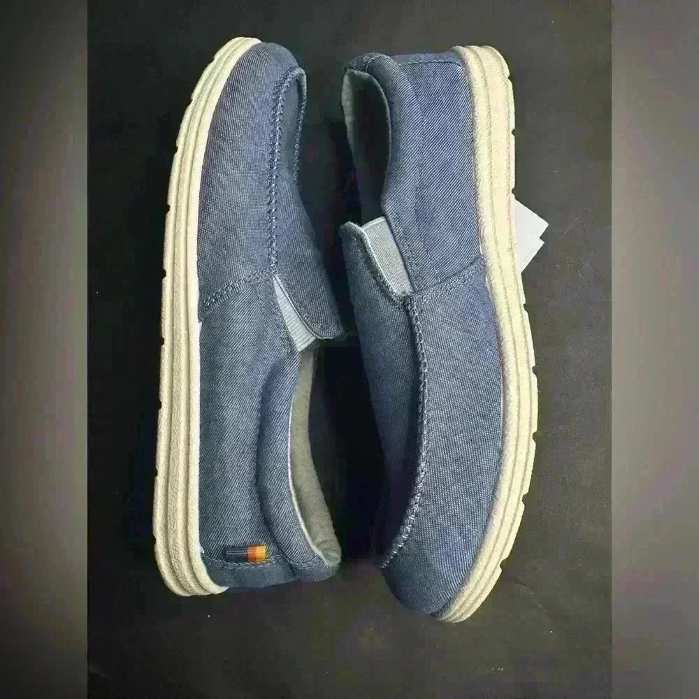 Cat and Jack shoes Unisex size 5 Slip On Tennis Shoes